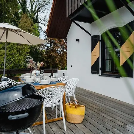 House With Sun Terrace For 8 Guests *